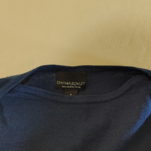 Women's Deep Blue Merino Wool Sweater - Picture 8 of 9